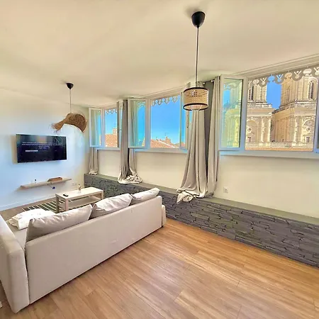 T2 Moderne - Vue Cathedrale - 90m2 דירה