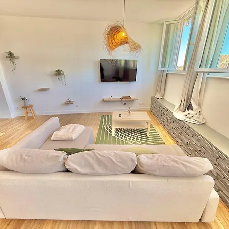 T2 Moderne - Vue Cathedrale - 90m2 אוש