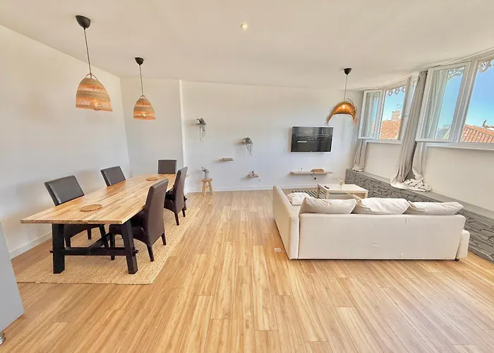 T2 Moderne - Vue Cathedrale - 90m2 Apartment *