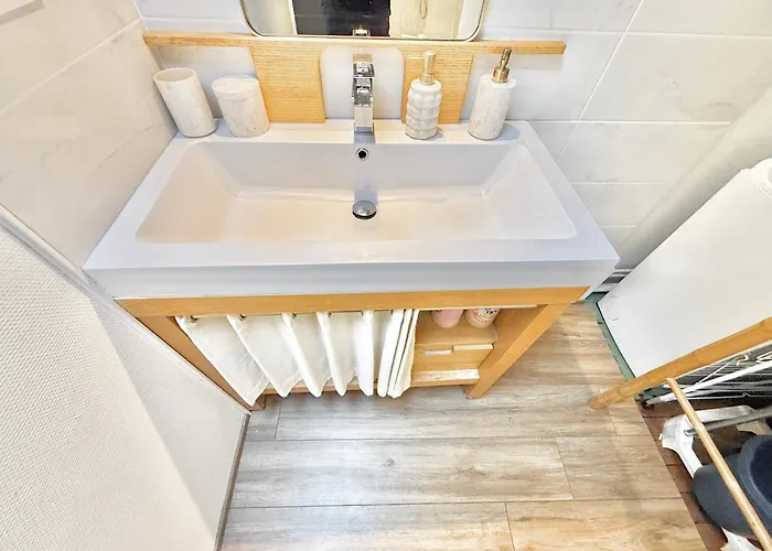 T2 Moderne - Vue Cathedrale - 90m2 Apartment *